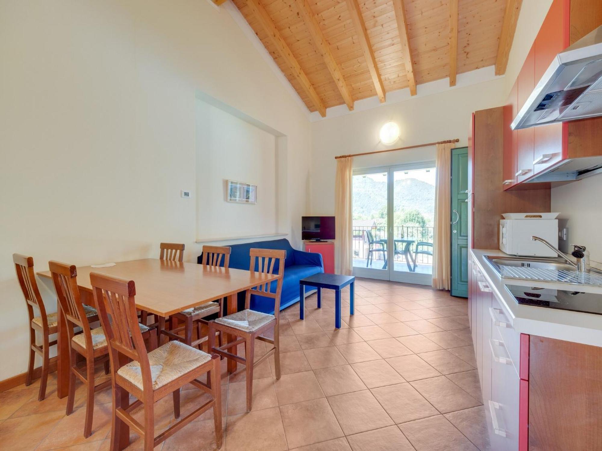 Spacious Apartment In Idro With Shared Pool 크로네 외부 사진
