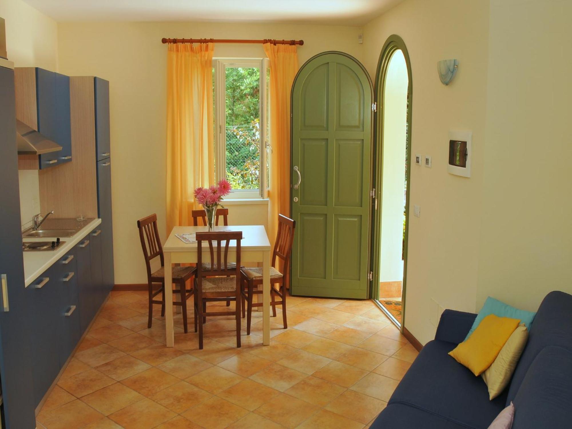 Spacious Apartment In Idro With Shared Pool 크로네 외부 사진